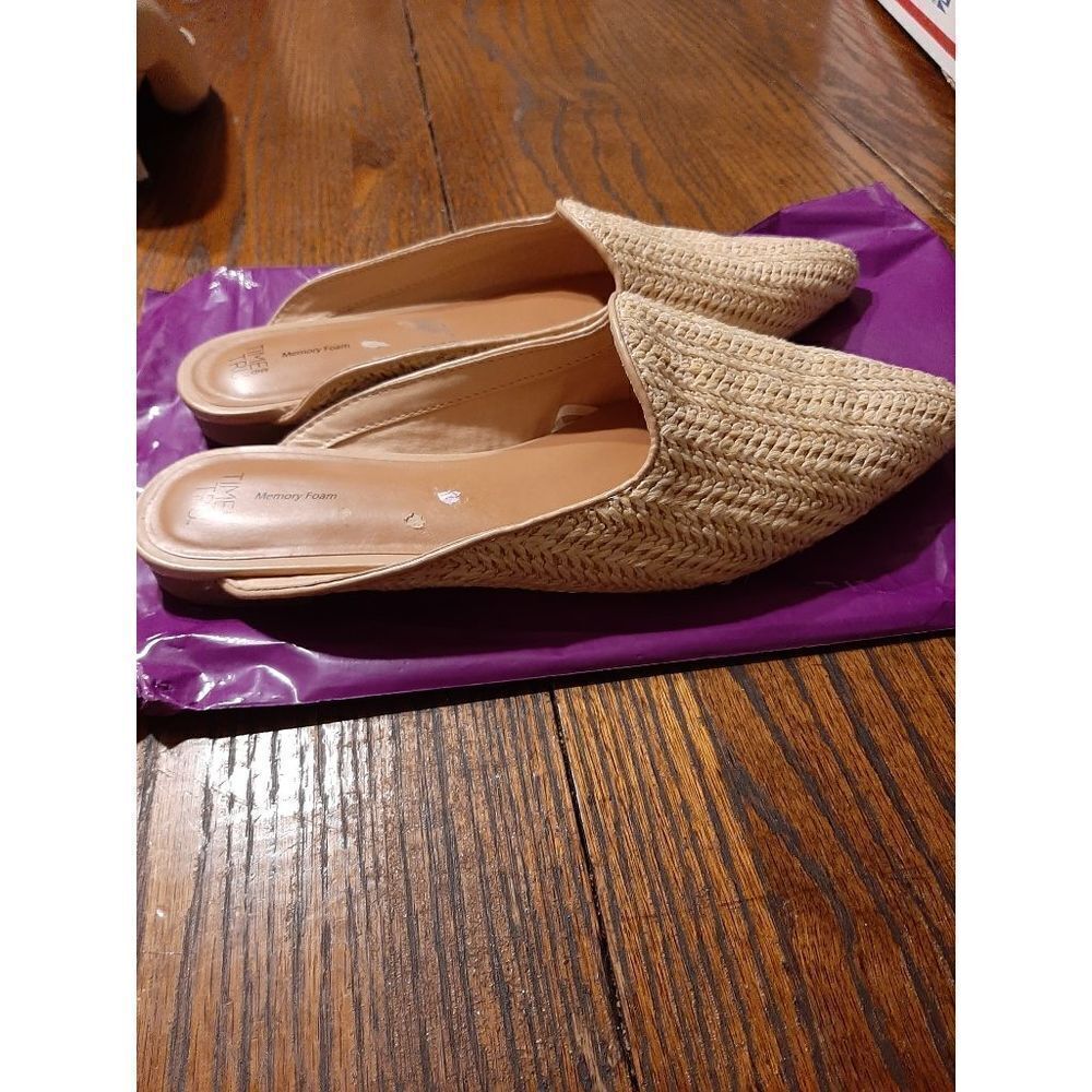 Good Used Condition 9W Tan Time & True Woven Slides Point Toe Shoes Memory Foam